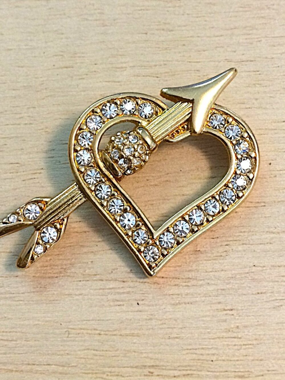 Vintage Signed SWAROVSKI Swan Logo Gold Tone Heart Arrow Brooch Pin Rhinestone